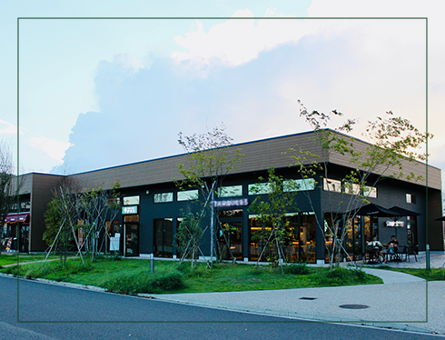 コンテナを利用した店舗!