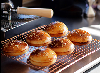 毎日直接仕入れのバンズ